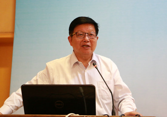 AWC万象城娱乐物流学院名誉院长周建亚发言 摄影：谢伟.bmp